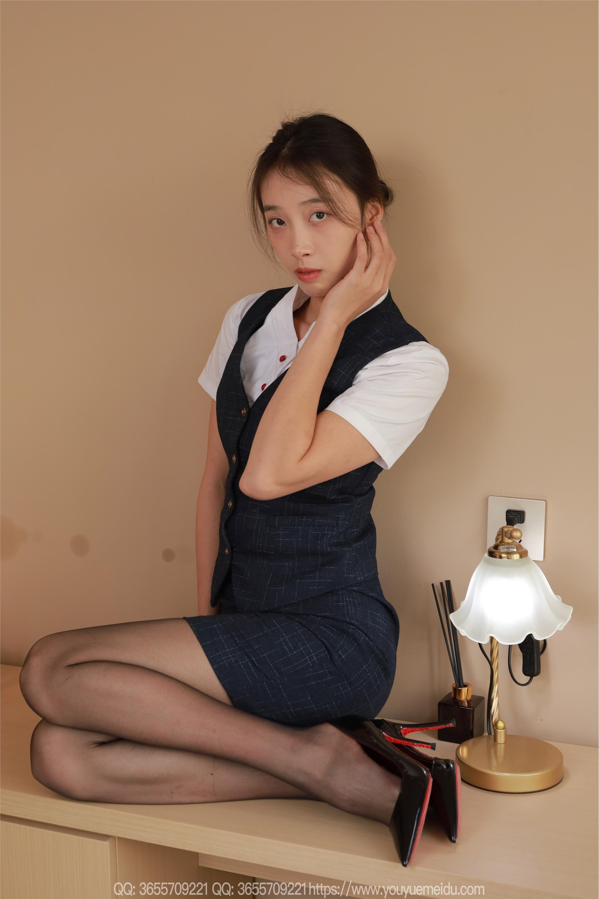 IESS异思趣向  2025.03.26 丝享家 2011 小九《黑丝服务生（下）》